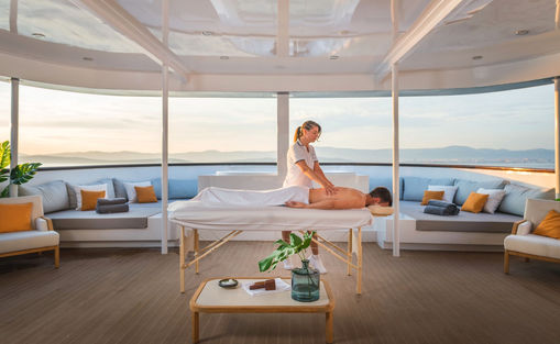 Luxury motor yacht/mini-cruiser AGAPE ROSE in Croatia 15