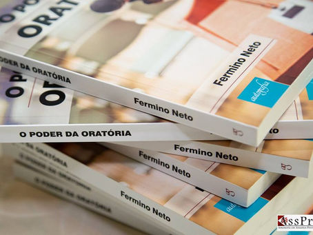 Em plena era digital a juventude percebeu a importância do autoconhecimento e da habilidade de falar em público