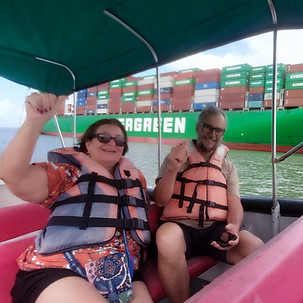 navigation through the panama canal incredible experience