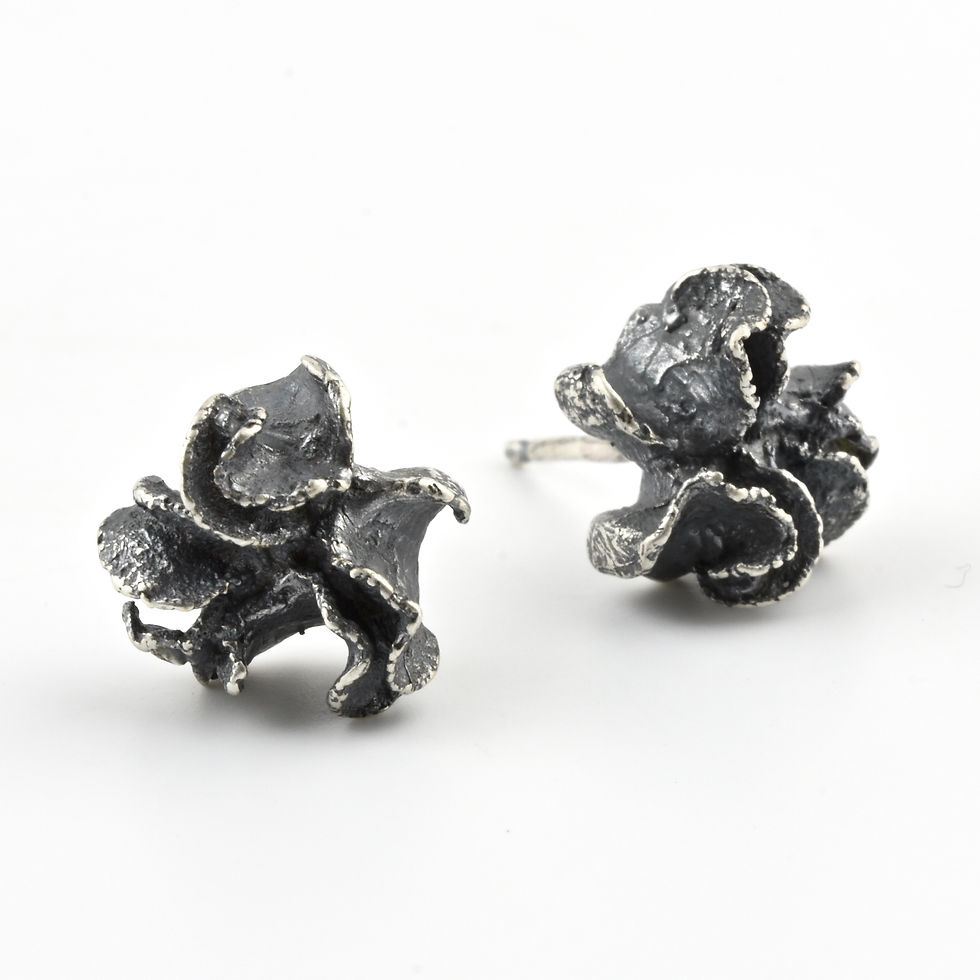 Thumbnail: Tulip Stamen Studs