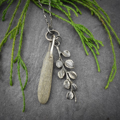 Beach Stone and Cotoneaster
