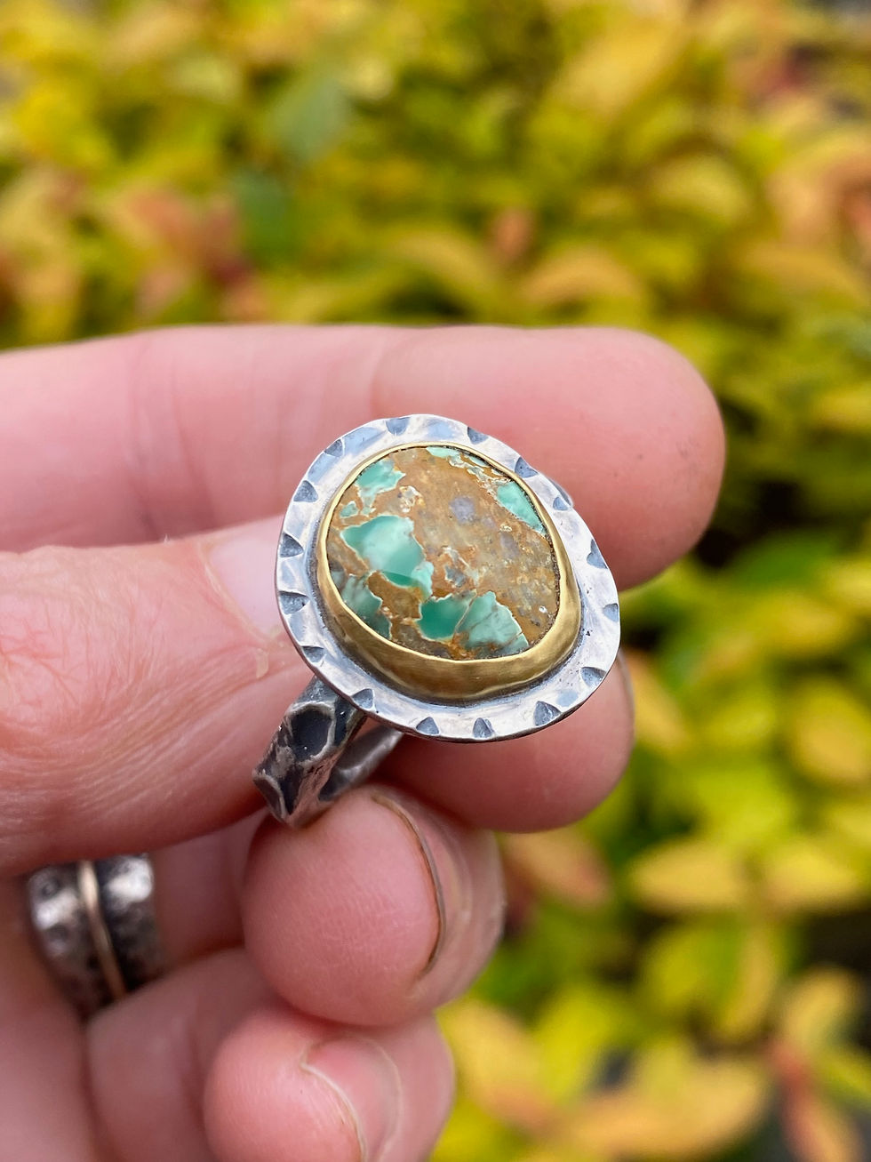 Thumbnail: Variscite and palm frond ring with gold bezel, Size 9.5