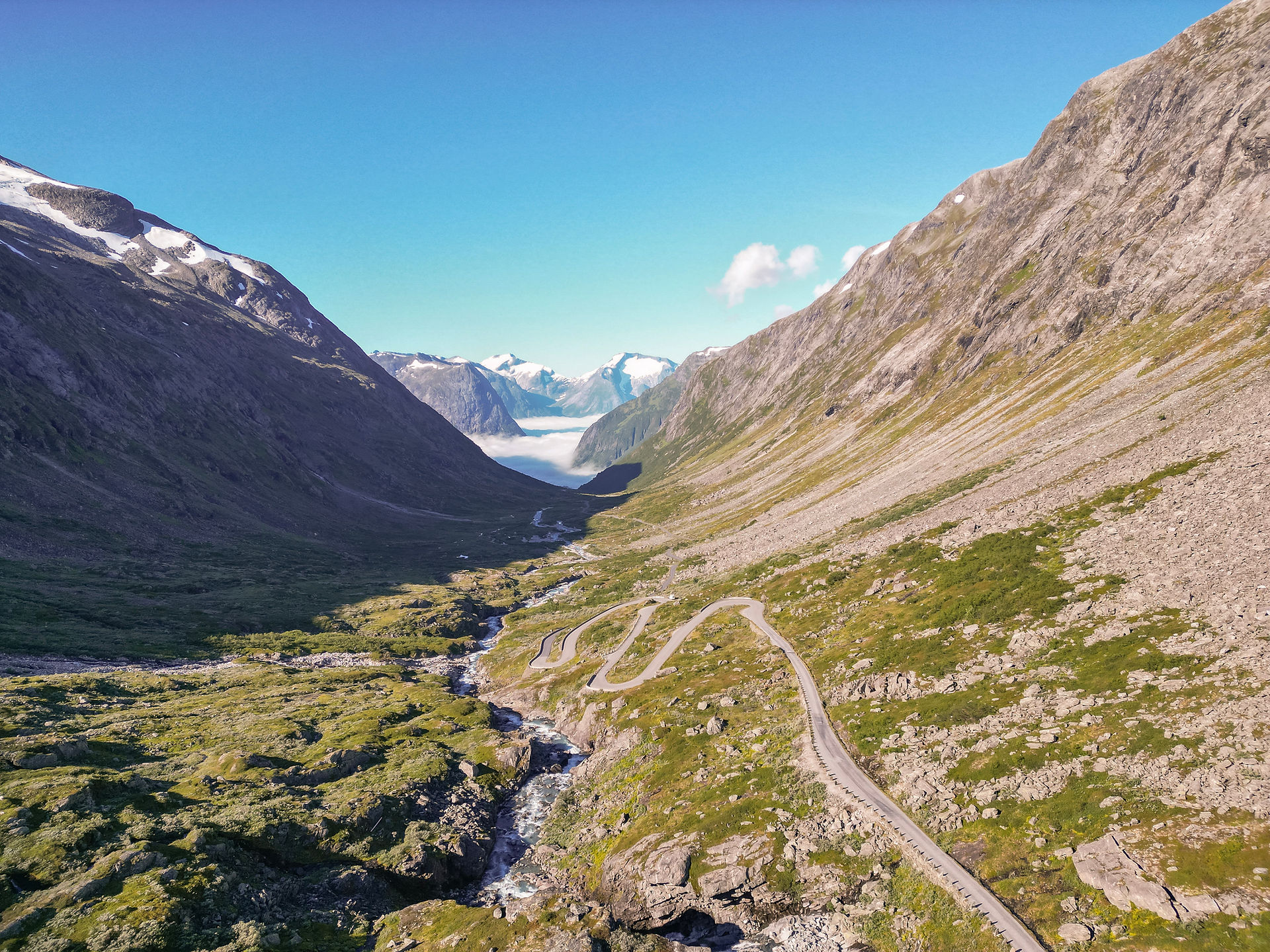 Drone shot Gamle Strynefjellsvegen, Noorwegen