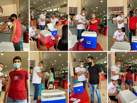 EQUIPE DE VACINAÇÃO REALIZA IMUNIZAÇÃO CONTRA INFLUENZA ABERTA AO PÚBLICO NO SUPERMERCADO JB
