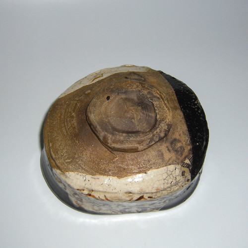 古黒織部(七宝繋文)沓茶碗 | 美術 青丹洞