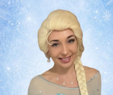 Elsa Visits the Cafe!