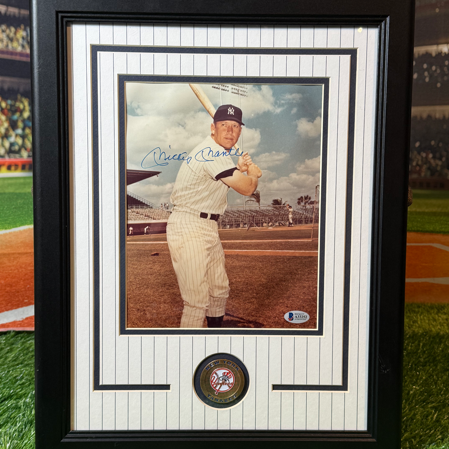 New York Yankees Mickey Mantle Framed Photo, hand signed by Mickey Mantle