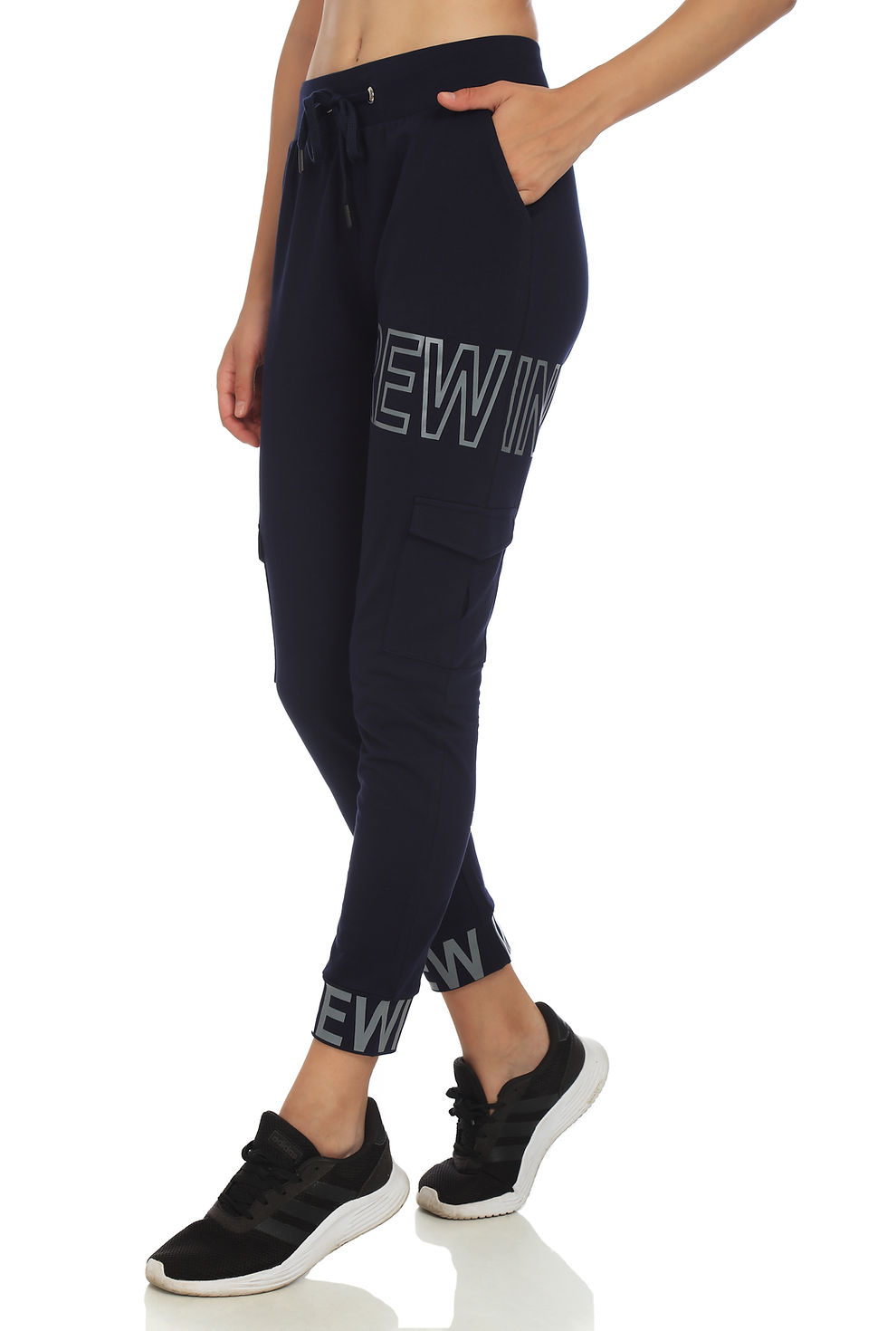 थंबनेल: स्टाइलिश जॉगर