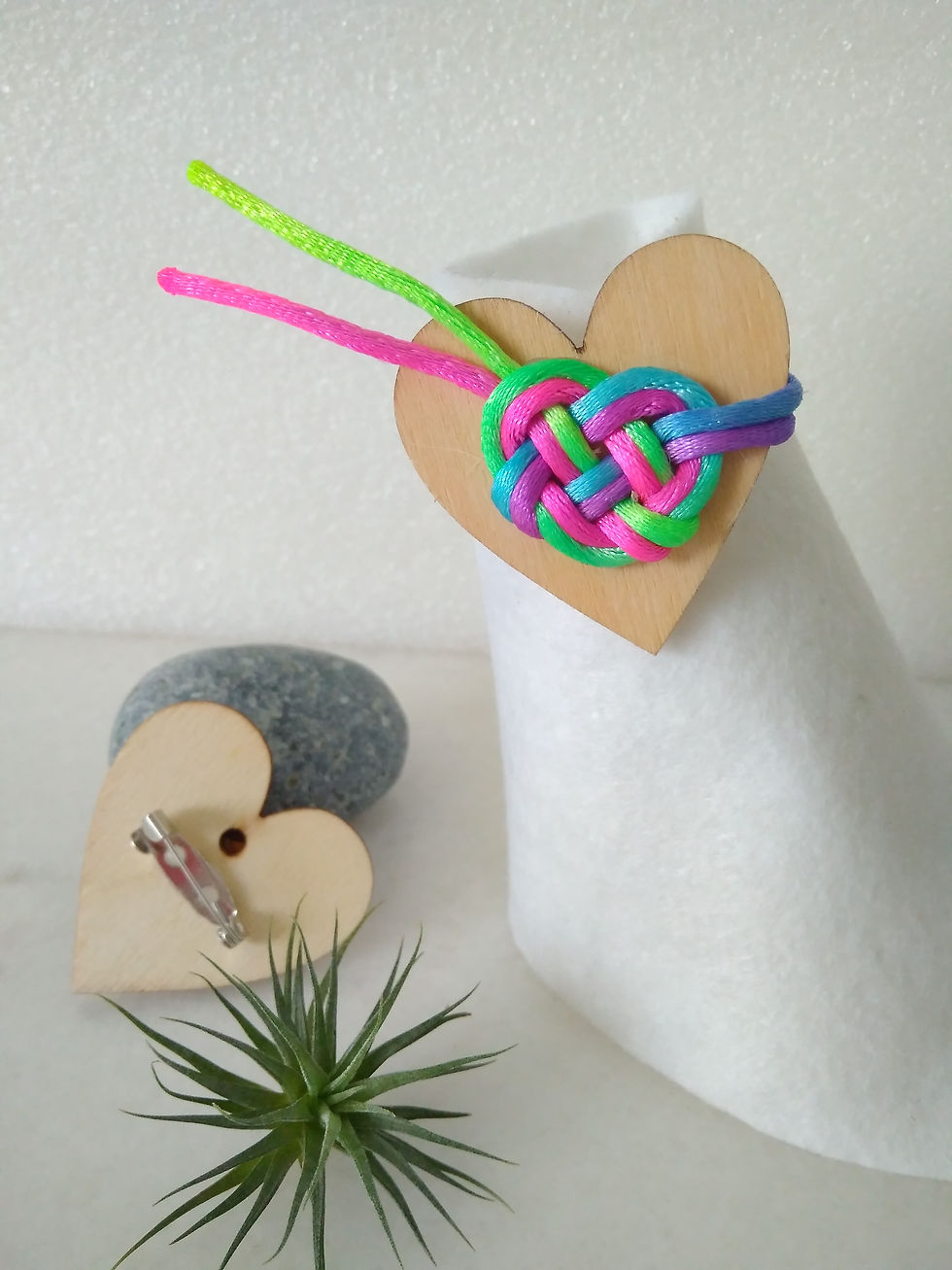 Heart knot, wood heart