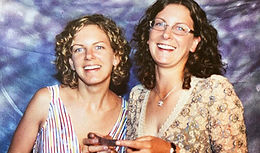 The Heiress and the Sex Cult, Raw, TNT / HBO Max, Clare Bronfman,  Sara Bronfman, NXIVM, Keith Raniere, Rich and Shameless