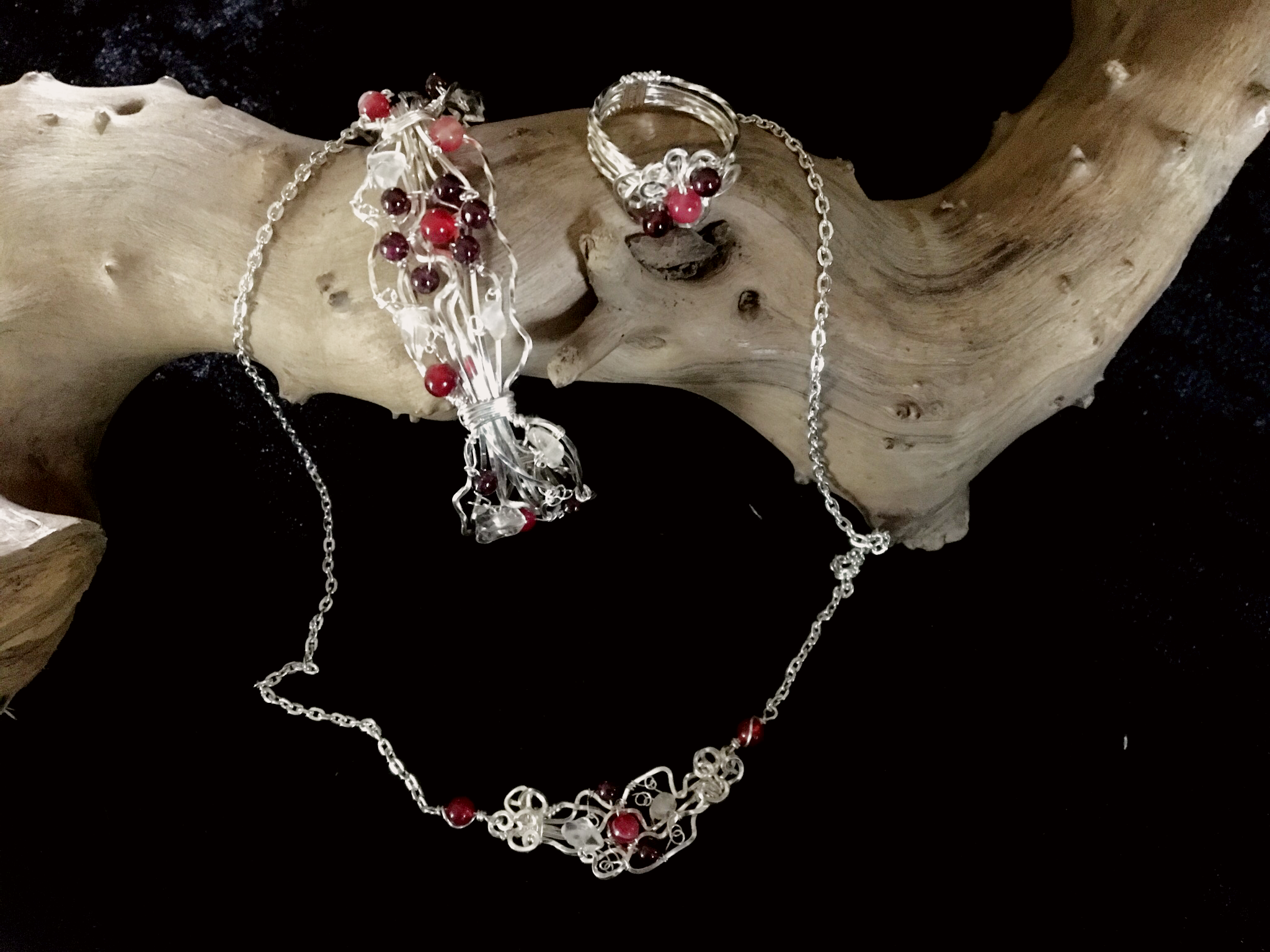 Qhresnna Quartz Set - Red Agathe and granate - Silver Plated