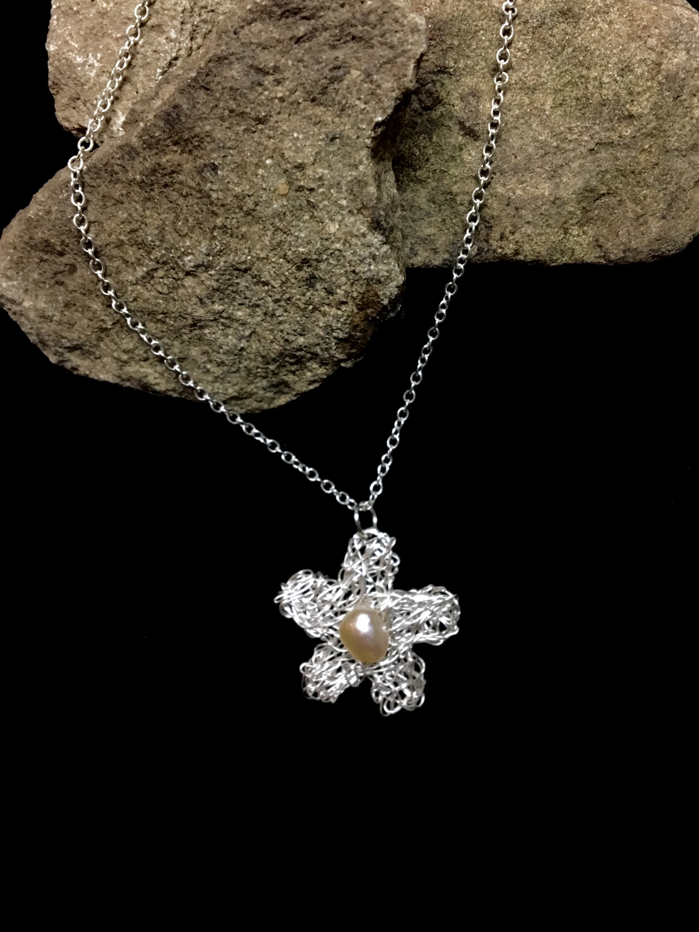 Candid Claire Necklace - Tangled Flower - Silver plated