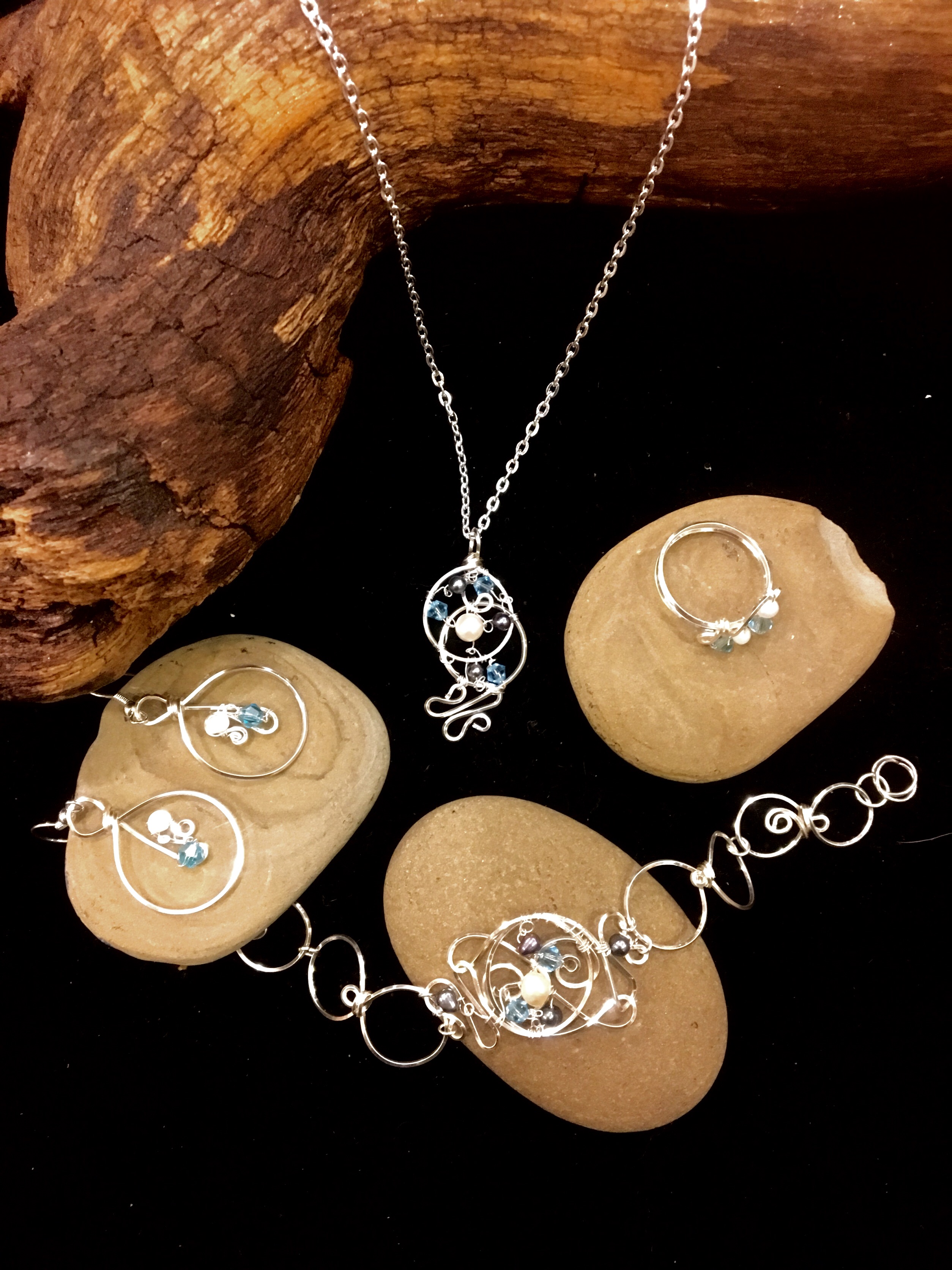 Dainty Deva Set - Pearls and blue swarovsky - Silver Plated