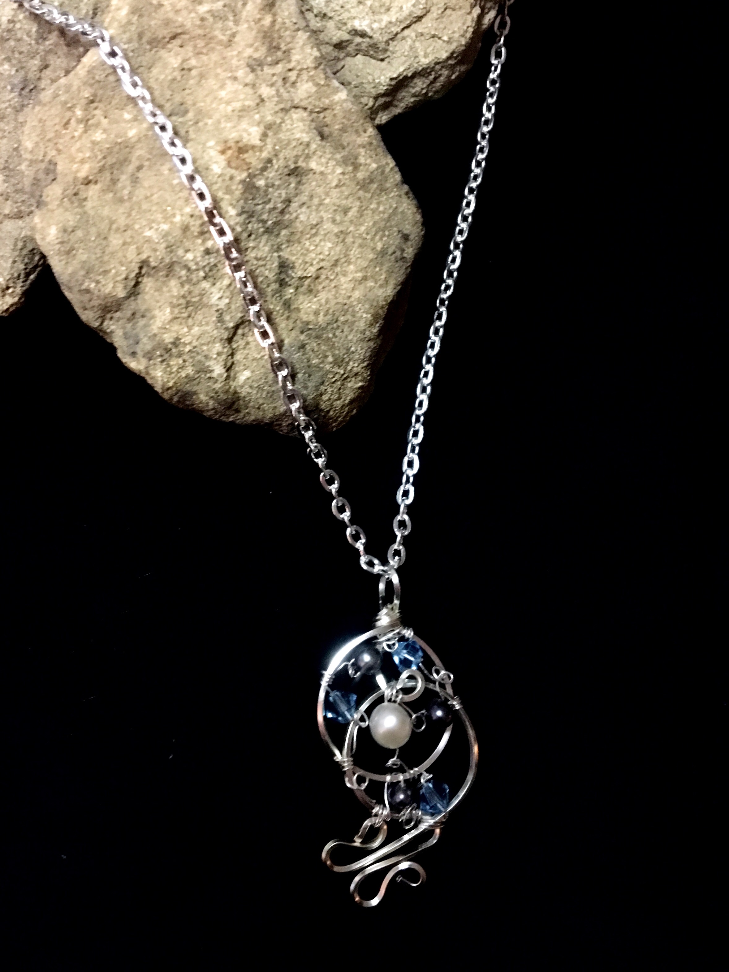 Dainty Deva Necklace - Pearls and blue swarovsky - Silver Plated