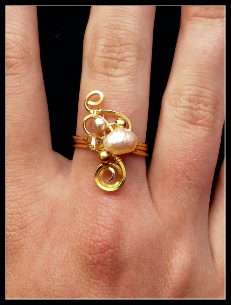 Dainty Deva Ring - Pearl and Lapis Lazuli - Silver Plated