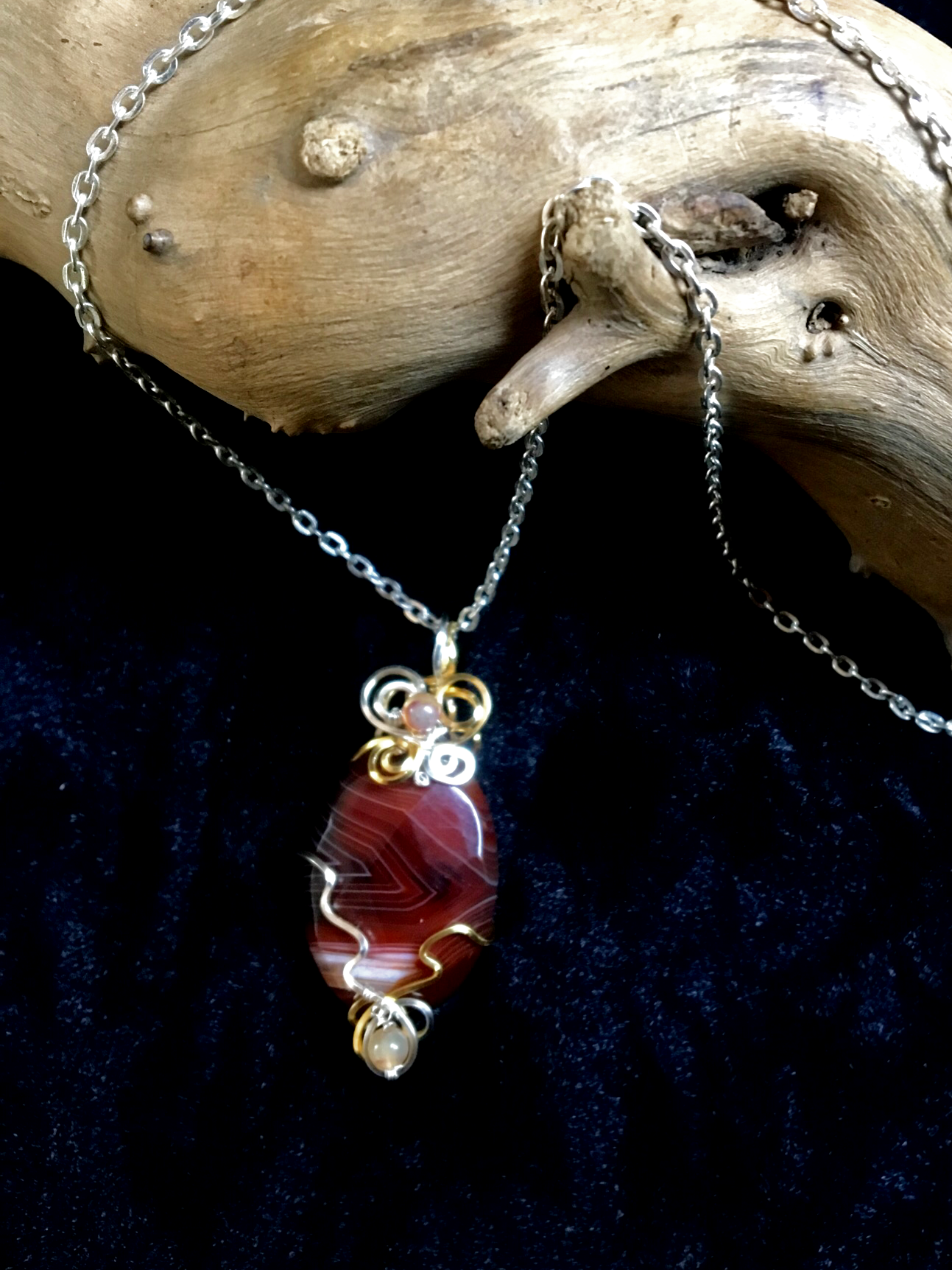 Qhresnna Quartz Necklace - Brown Agathe 1- Silver Plated