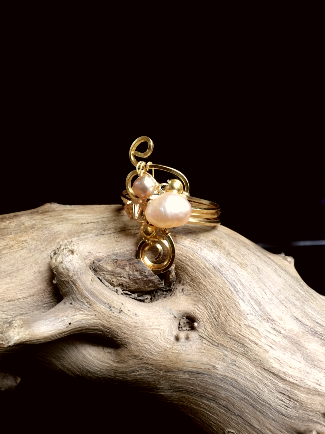 Dainty Deva Ring - Pearl and swarovsky - Silver Plated Gold color