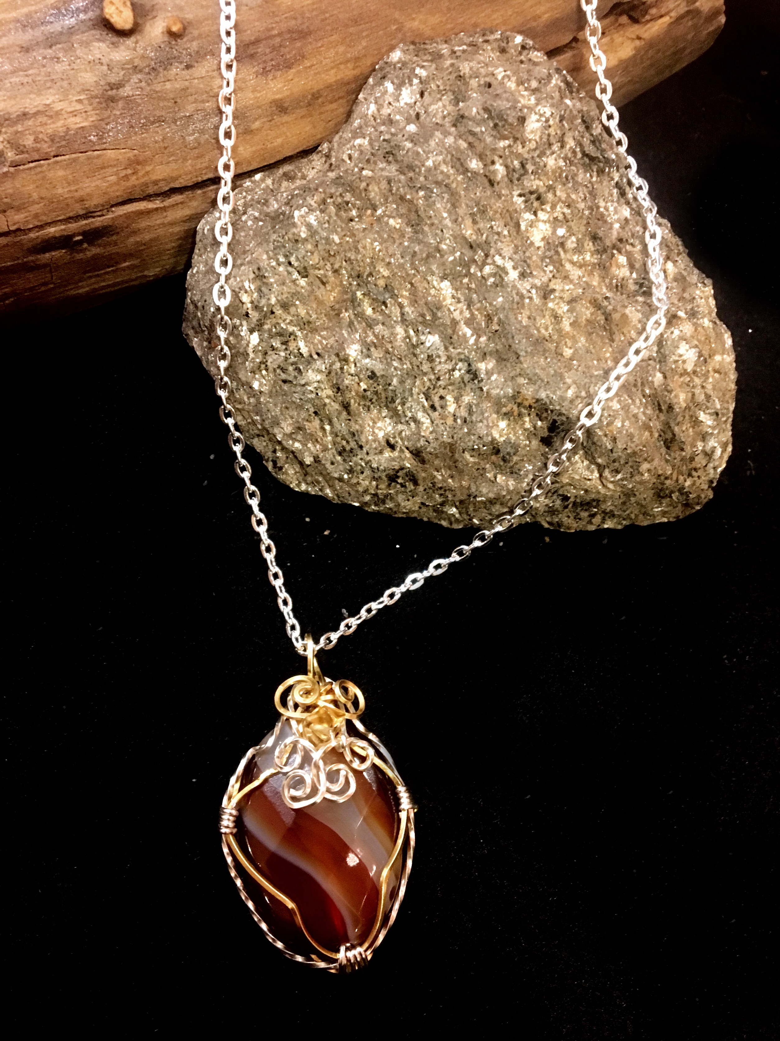 Qhresnna Quartz Necklace - Agathe - Silver Plated
