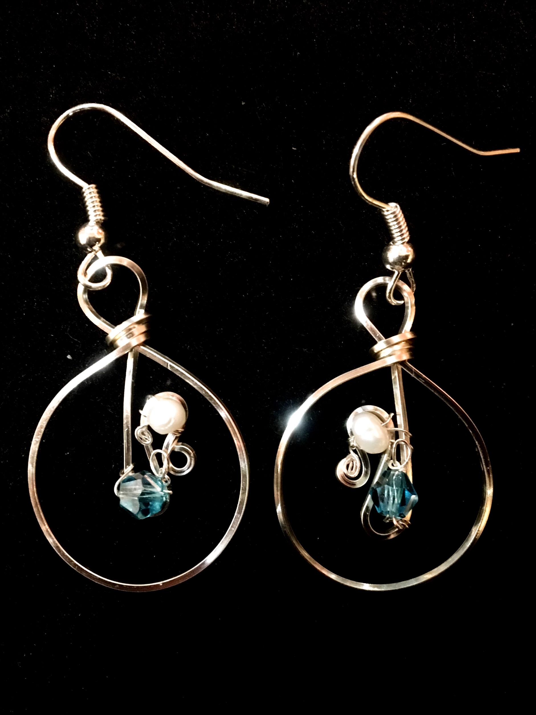 Dainty Deva Earrings - Pearls and blue swarovsky - Silver Plated