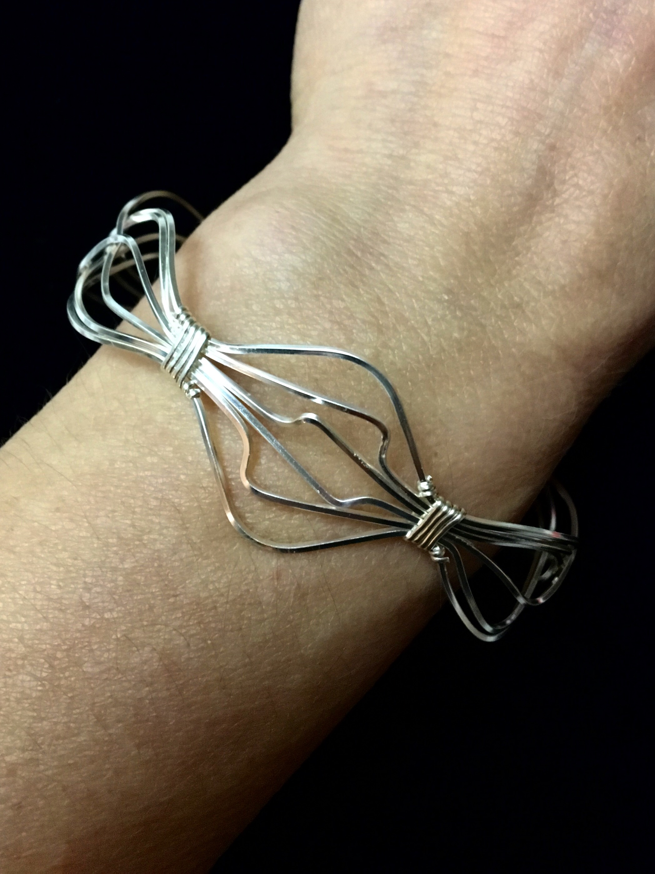 Candid Claire Bracelet - Waves - Silver Plated