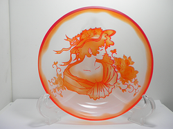 帽子をかぶる女性