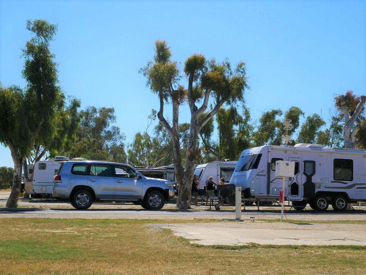 Geraldton Caravan Park SITES & CABINS