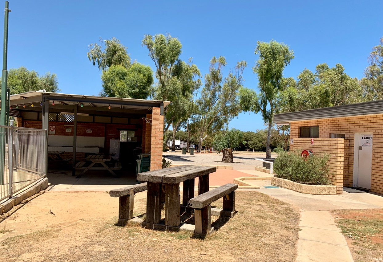 Geraldton Caravan Park & SITES