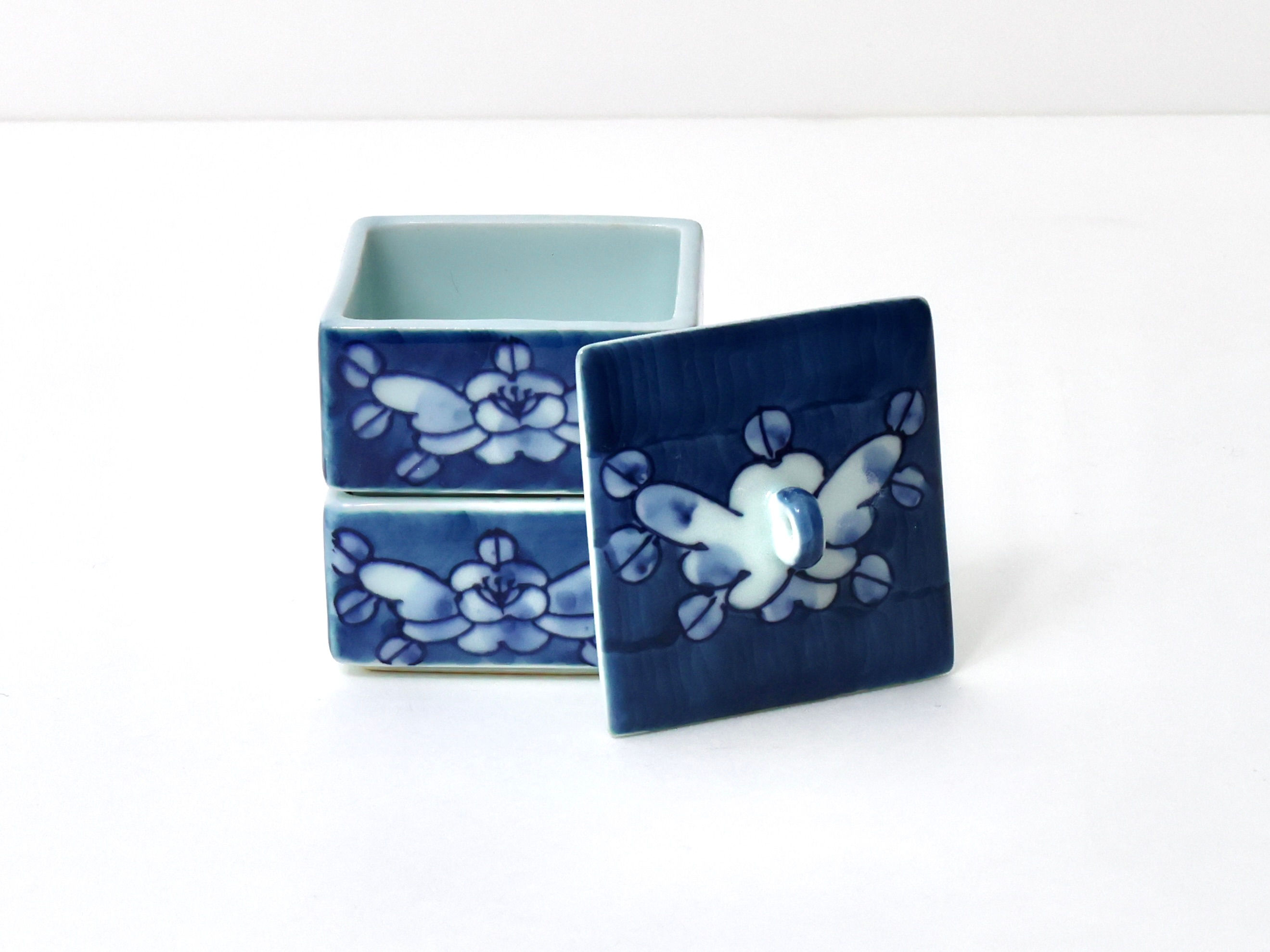 Petit oju vintage - 2 bols avec couvercle