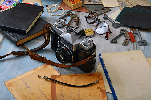 antique-books-camera-1416860.jpg