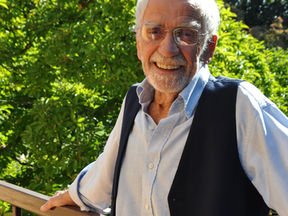 "Včera pozdě večer zemřel náš dlouholetý autor a přítel Jiří Stránský,"