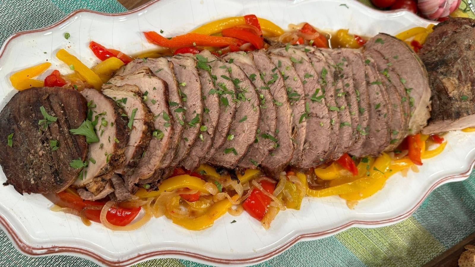 ALMOÇO SEGUNDA (LAGARTO AO VINAGRETE)