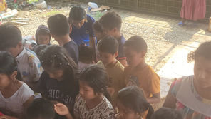 Siguen llegando donaciones de ropa