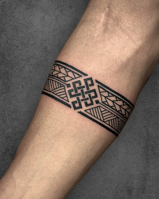 armband celtic knot tattoo