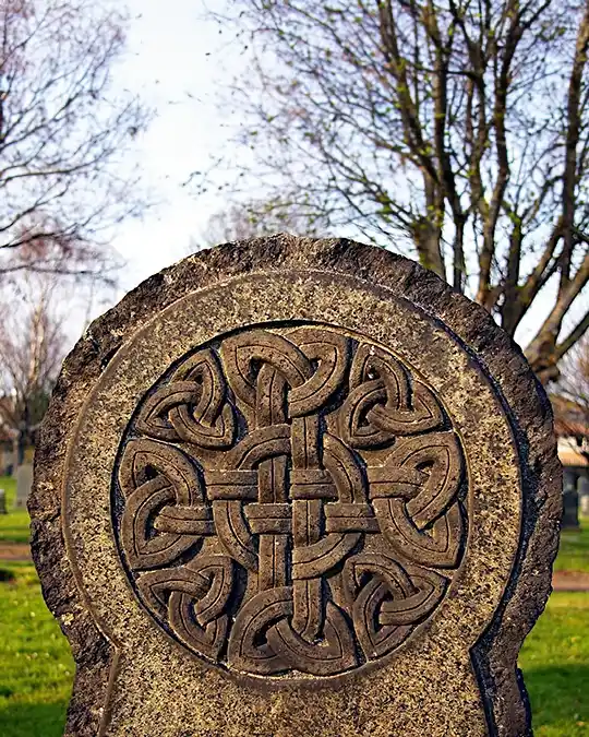 Learning celtic knot history