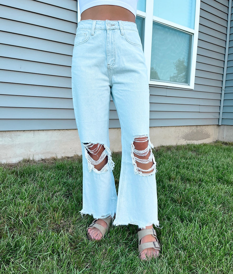 Thumbnail: Lightwash Distressed Jeans 