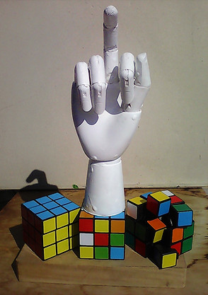 omaggio a cattelan.jpg