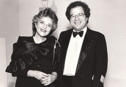 בניו־יורק, 29 בספטמבר 1991 BCA אורה עם הכנר יצחק פרלמן, בכנס לציון 25 שנות פעילותו של ארגון