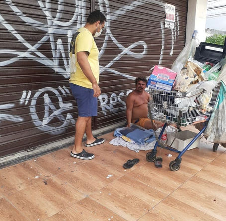 'Mantas do Bem' aquecem pessoas em situação de rua no Sergipe
