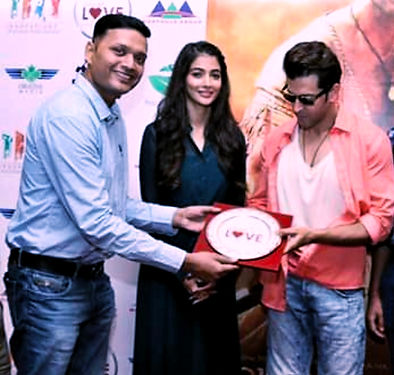 Spread Love Studios | Spread Love Universe |Hrithik roshan with Anuraj Shrivastava.jpeg