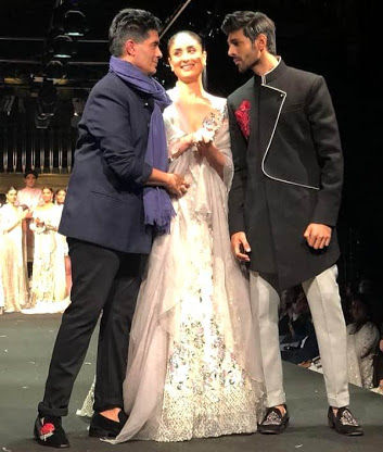 Kartik Aaryan Got Nervous While Walking With Kareena Kapoor