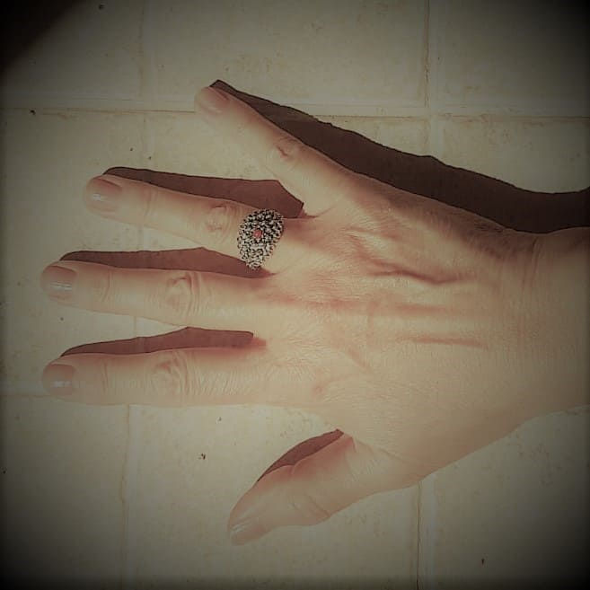 anello argento con corallo dalia