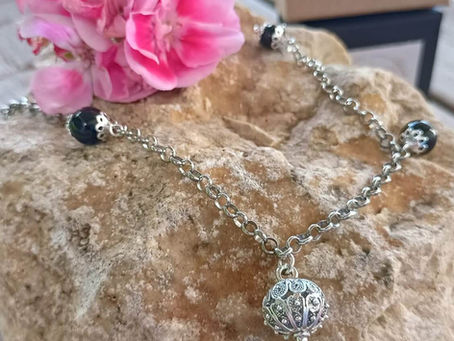 Bracelets vs Anklets: Stories and Styles