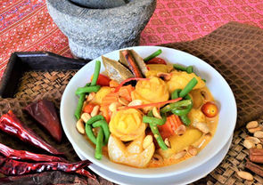 Thai vegan Massaman curry with pumpkin cooking class Koh Samui