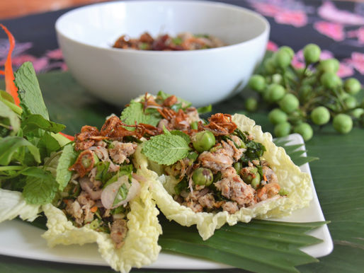 Larb de poisson aux aubergines pois