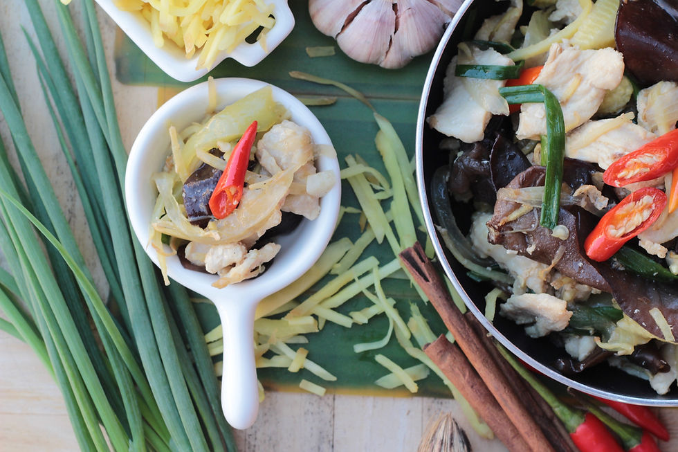 Stir-fried ginger and chicken, or Kai Pad King