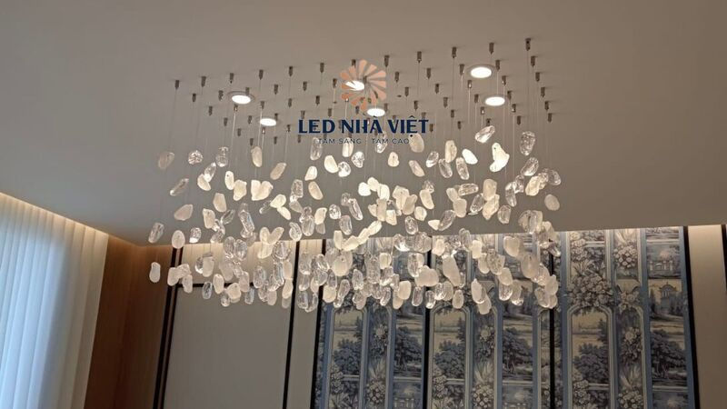 den-tran-pha-le-phong-khach