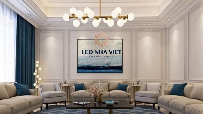 den-chum-phong-khach-don-gian