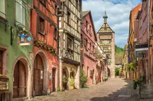 A radio play of an ever-loving couple facing a vampire attack in a village set in the Renaissance era.