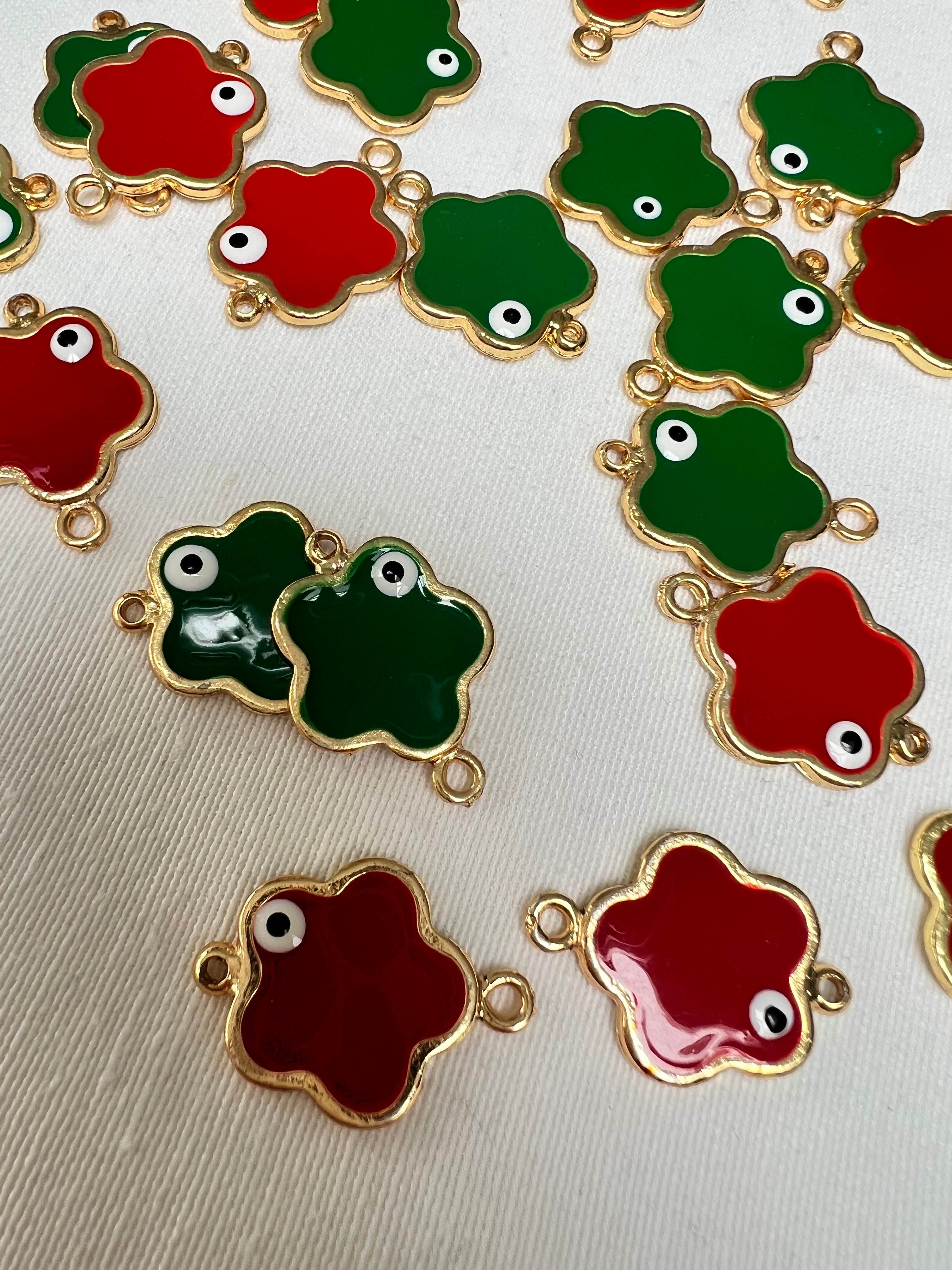 Gold-plated enamel flower bracelet charm