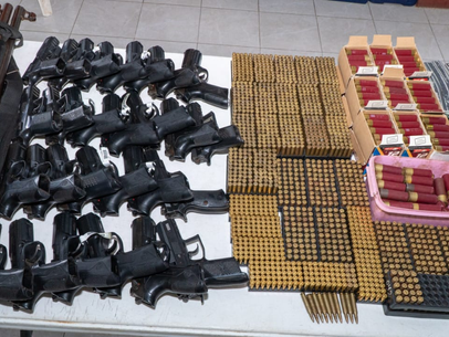 Refuerza Gabinete de Seguridad presencia interinstitucional con revista extraordinaria y retiro de armamento a policía de Juchitán